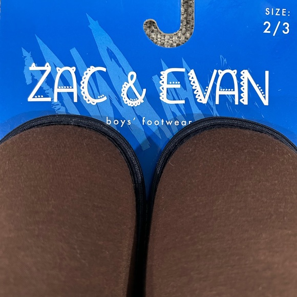 Zac and Evan boys slippers. Size 2/3 NWT Retails for $13 - Picture 2 of 4
